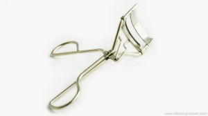 Comment utiliser un recourbe-cils
