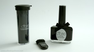 Photo vernis bleu ciate velours