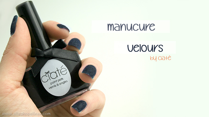 Photo vernis bleu ciate velours