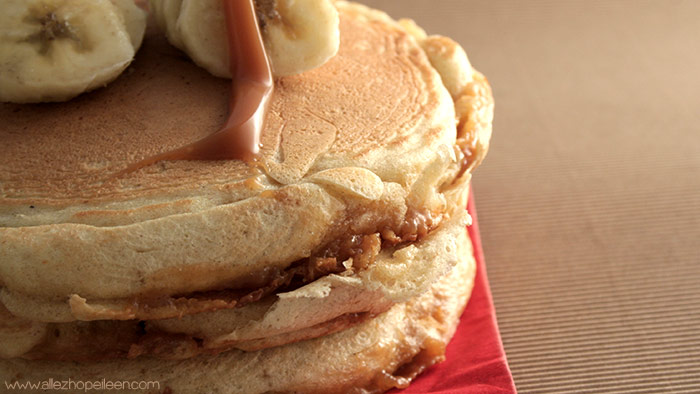 recette-pancakes-fourres-banane-caramel